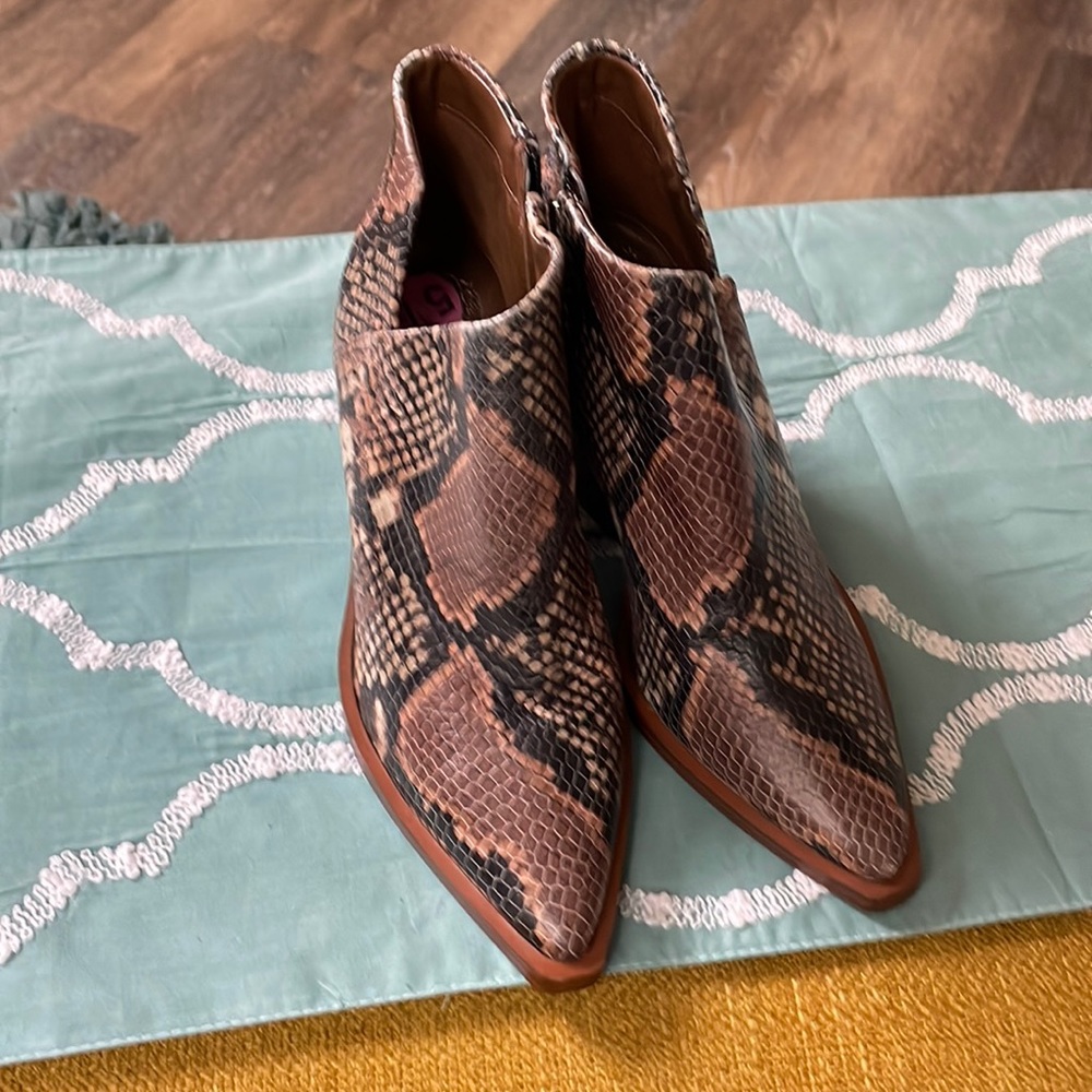 Vince Camuto Boots size 5 1/2